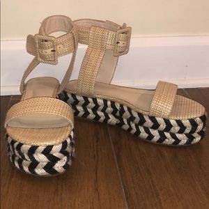 House of Harlow 1960 black and white platforms